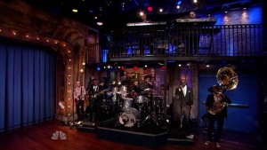 Full shot of Simon and the incredible ROOTS !!