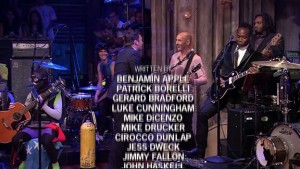 Simon reacts to Jimmy's bow to him before he heads into the audience
